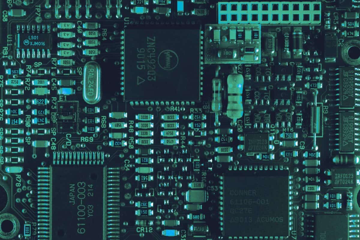 Electronic motherboard components supporting modern media technology